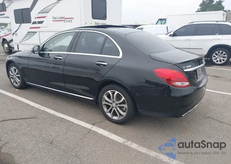 2016 Mercedes-Benz C 300 из США, поврежденный, VIN 55SWF4JB3GU148976